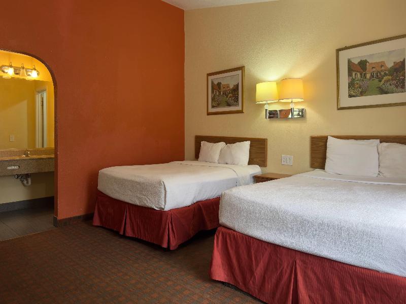 Travelodge by Wyndham Lubbock image