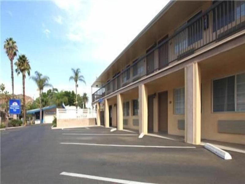 Americas Best Value Inn Riverside image