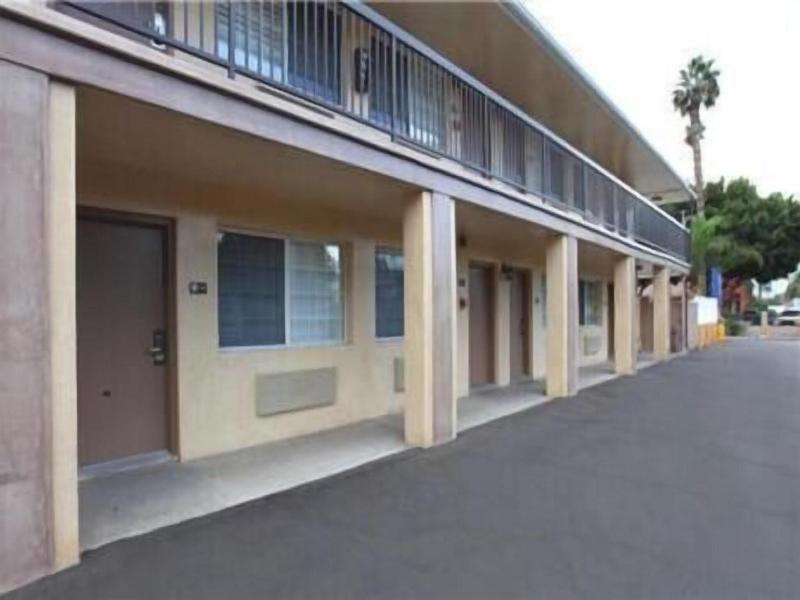 Americas Best Value Inn Riverside image