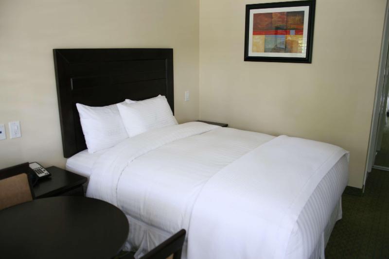 Americas Best Value Inn Riverside image