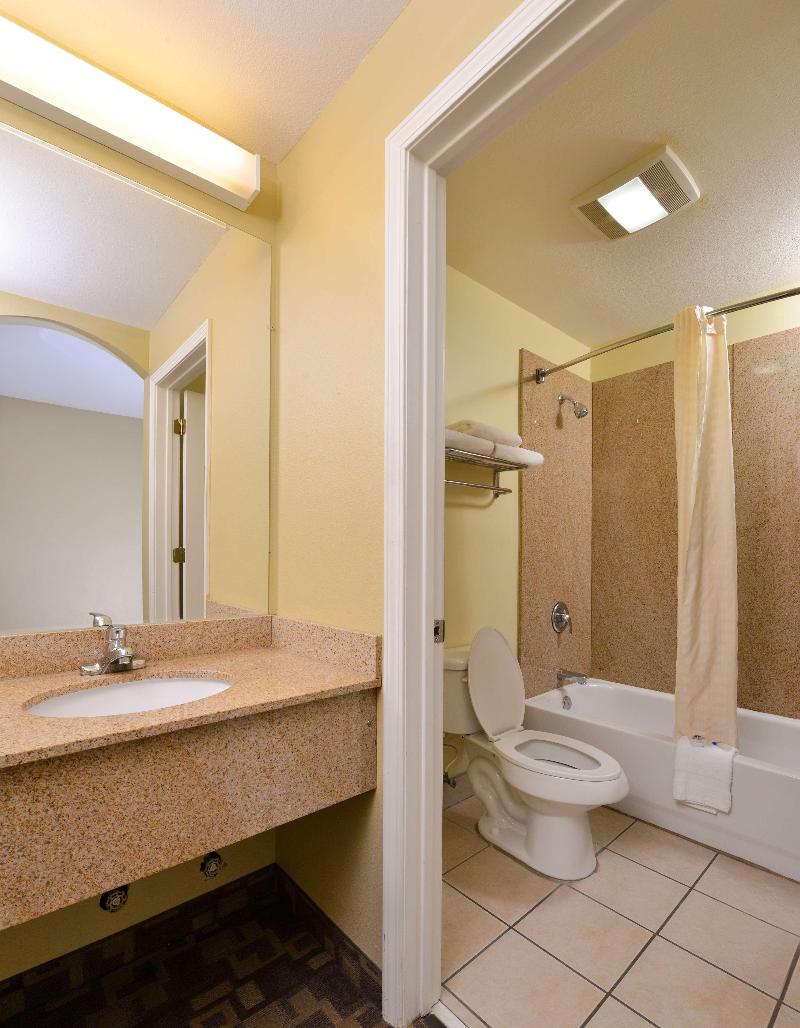 Americas Best Value Inn Suites University Ave image