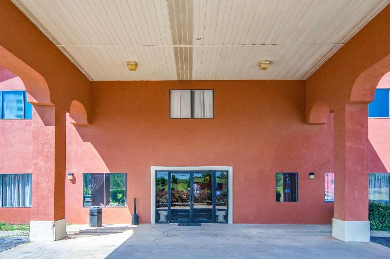 Country Hearth Inn Suites Sweetwater image