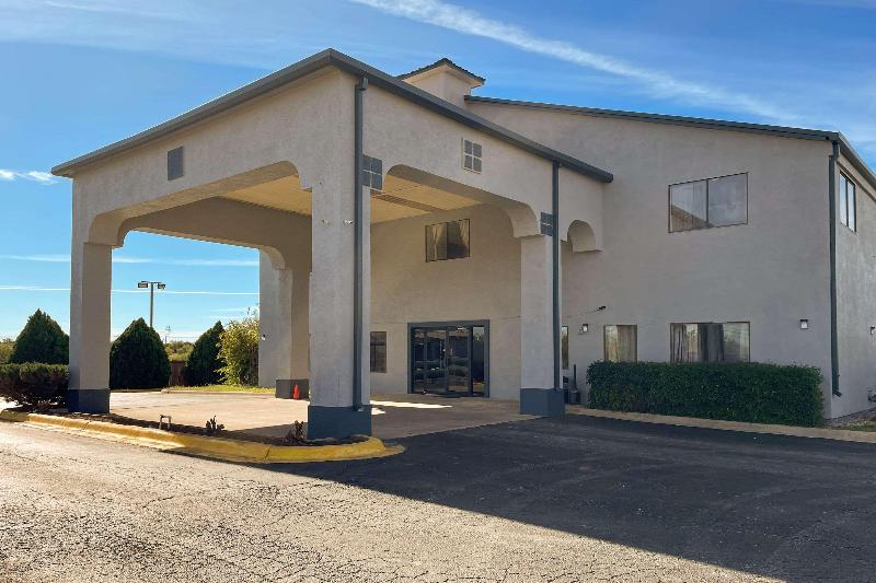 Country Hearth Inn Suites Sweetwater image