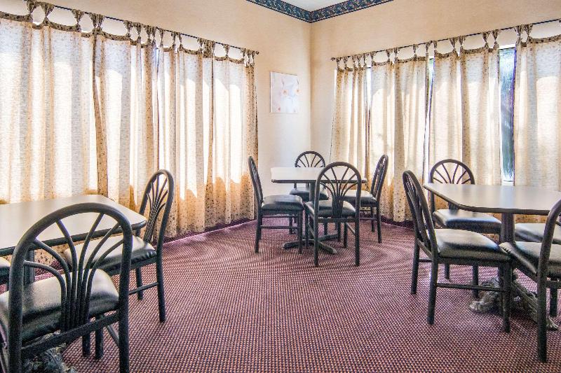 Country Hearth Inn Suites Sweetwater image