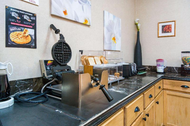 Country Hearth Inn Suites Sweetwater image