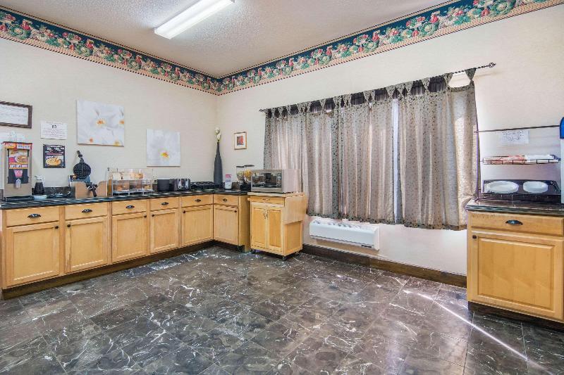 Country Hearth Inn Suites Sweetwater image