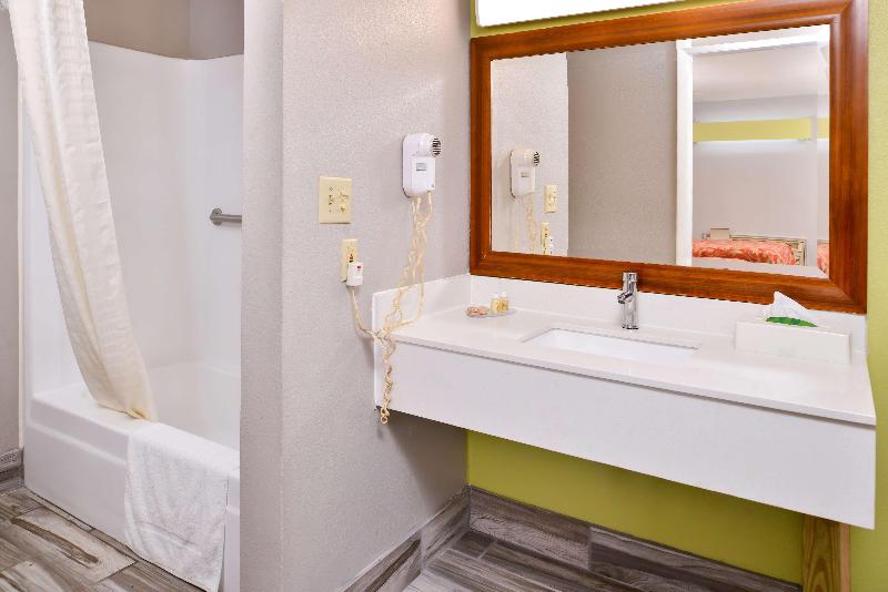 Jameson Inn Winder image