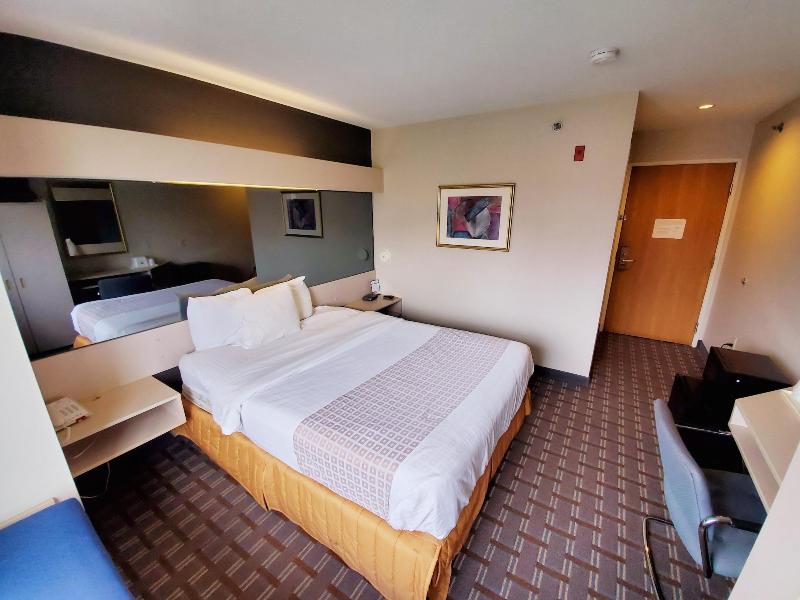 Americas Best Value Inn And Suites Racine image