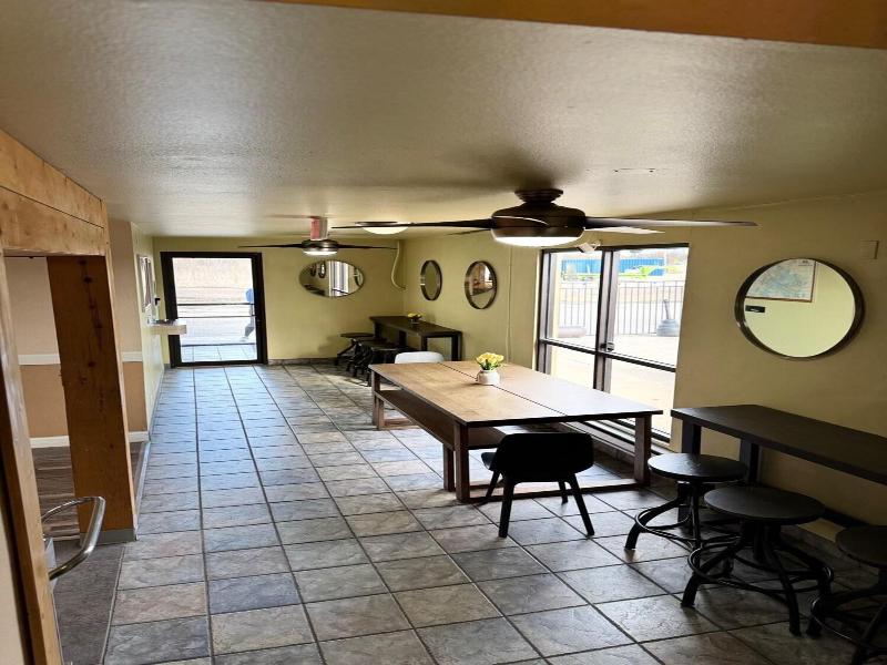 Americas Best Value Inn Madison image