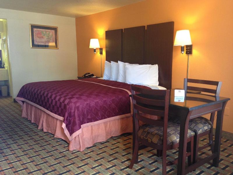 DOUBLE DELUXE KING BED