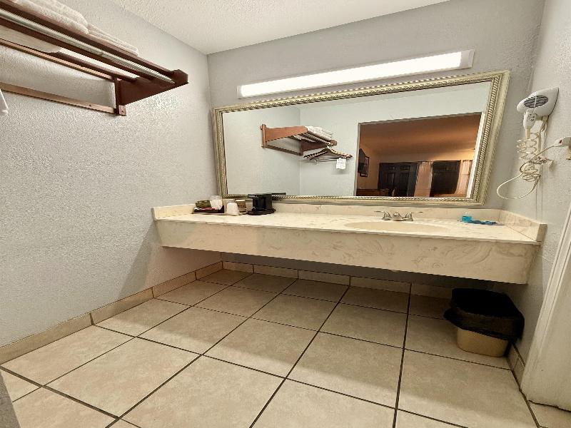 Americas Best Value Inn Blytheville image