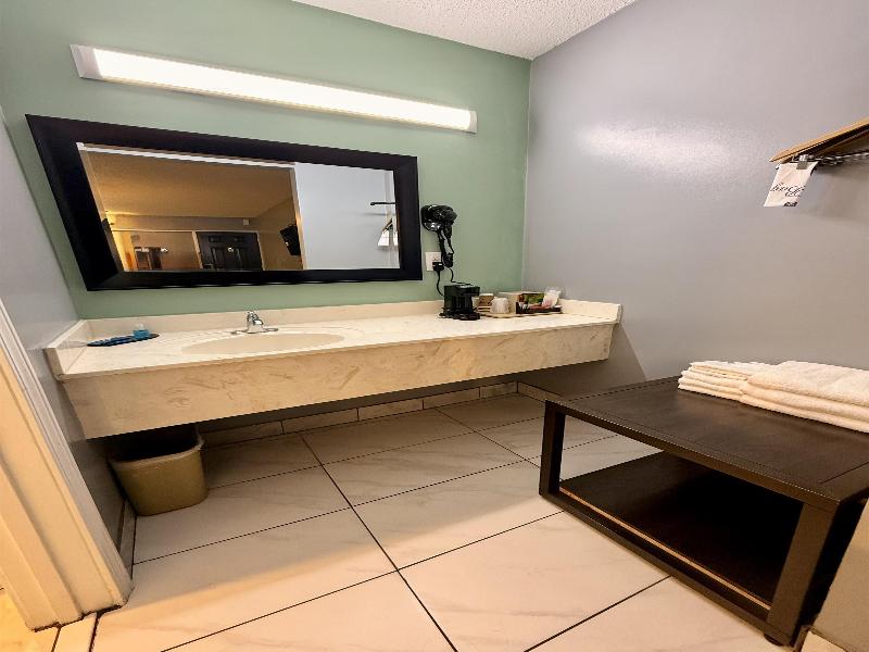 Americas Best Value Inn Blytheville image