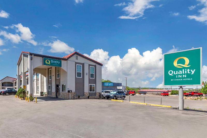 Quality Inn Show Low image