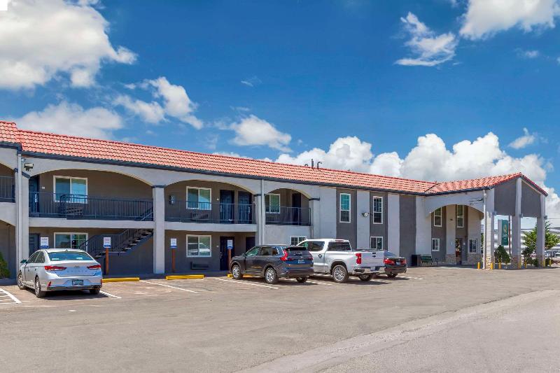 Quality Inn Show Low image