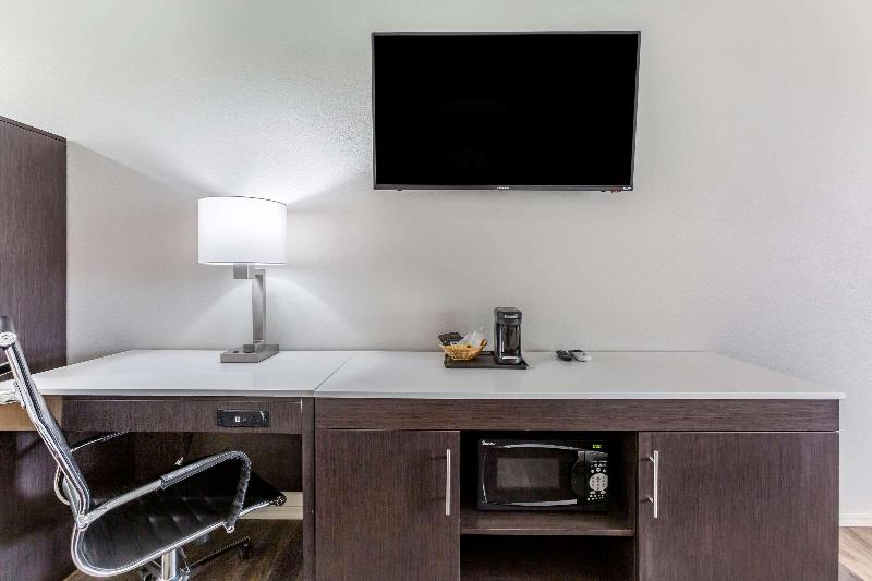 Quality Inn Show Low image