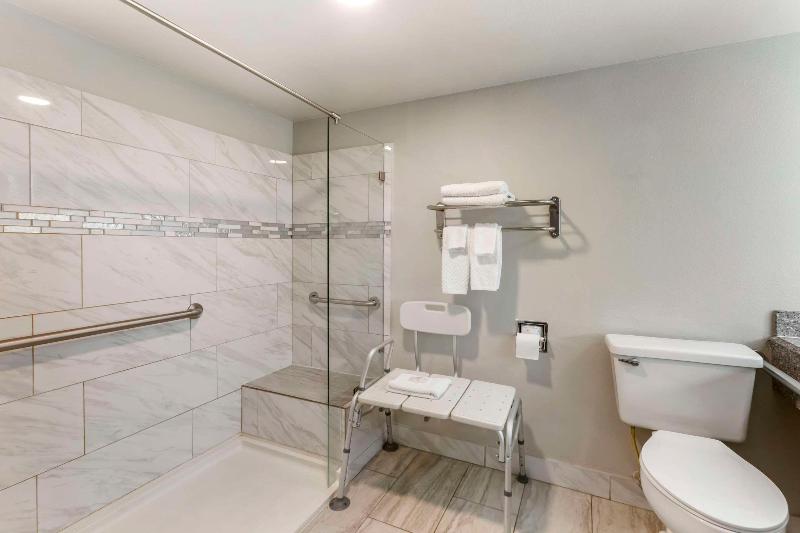 Quality Inn Show Low image
