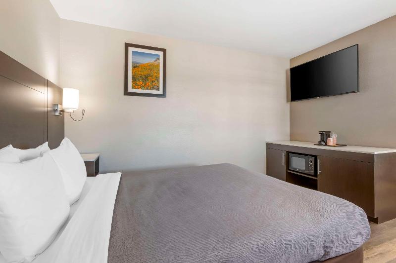 Quality Inn Show Low image
