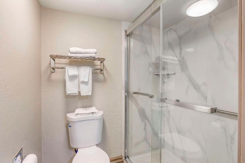 Quality Inn Show Low image