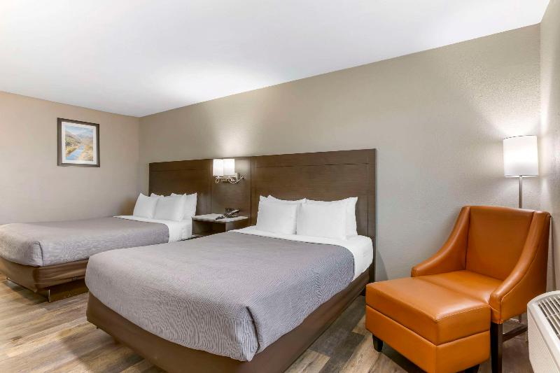 Quality Inn Show Low image