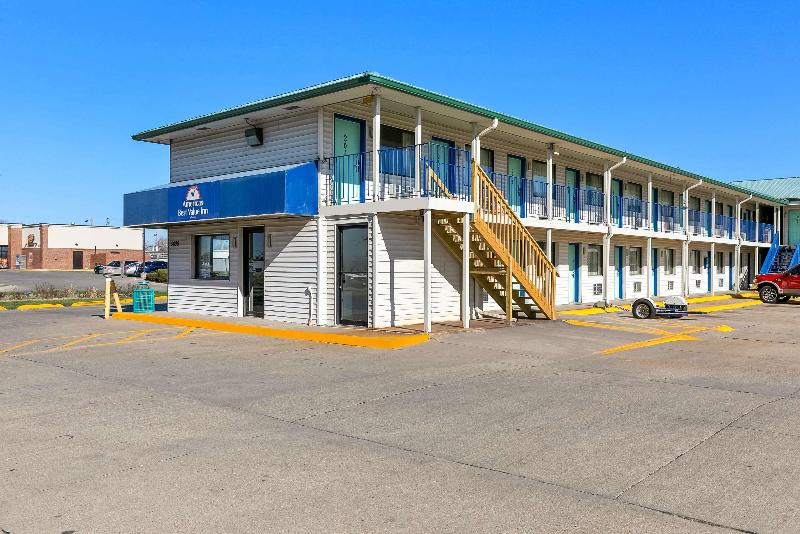 Americas Best Value Inn Lincoln image