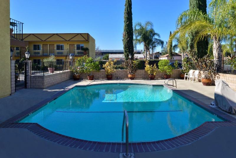 Americas Best Value Inn And Suites Fontana image