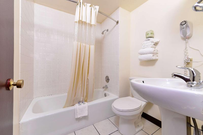 Americas Best Value Inn Geneva image