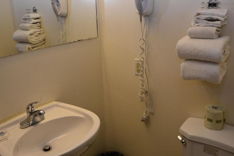Americas Best Value Inn Geneva image