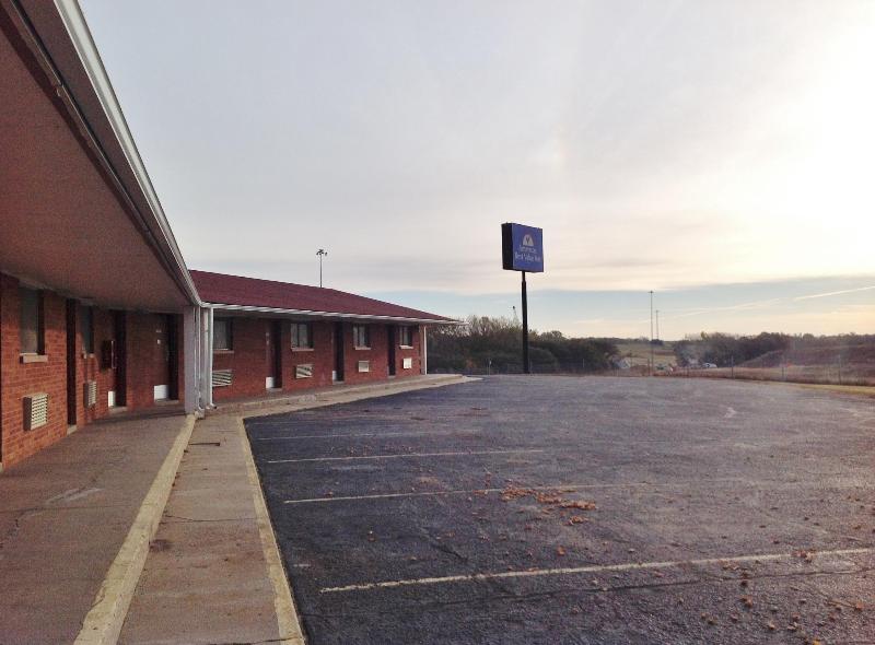 Americas Best Value Inn Belleville image