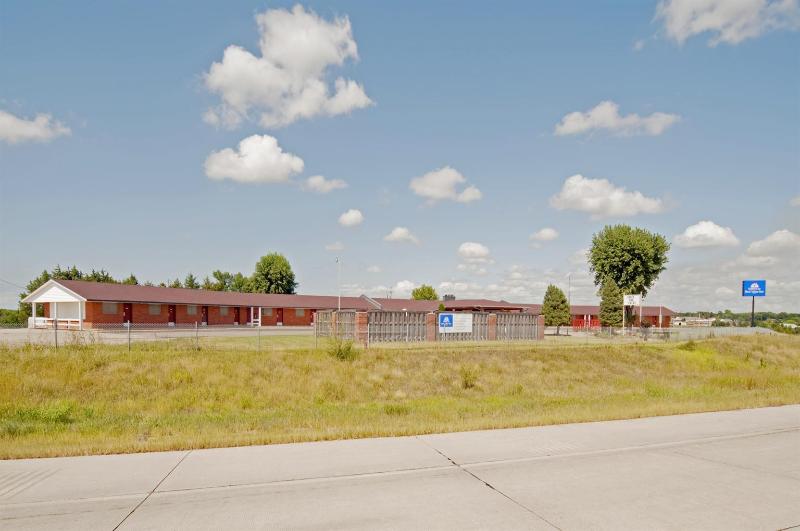 Americas Best Value Inn Belleville image