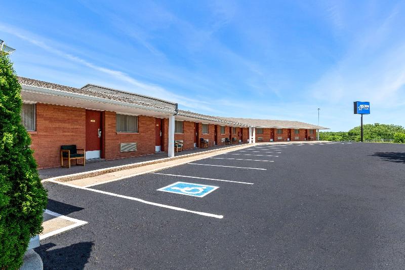 Americas Best Value Inn Belleville image
