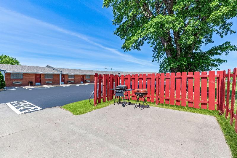 Americas Best Value Inn Belleville image