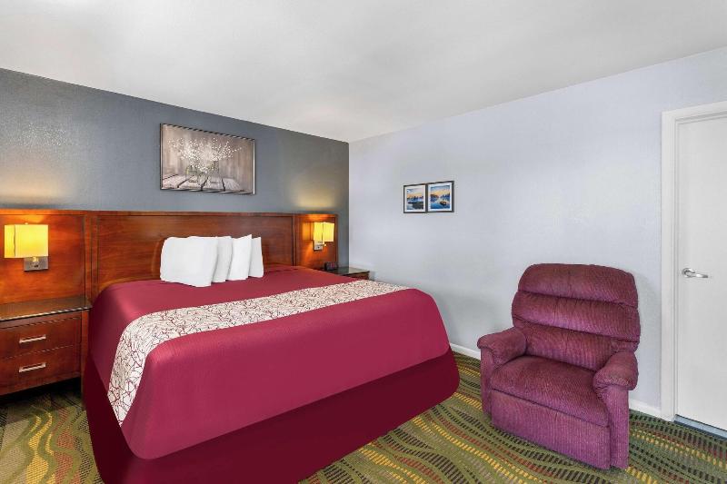 Americas Best Value Inn Belleville image