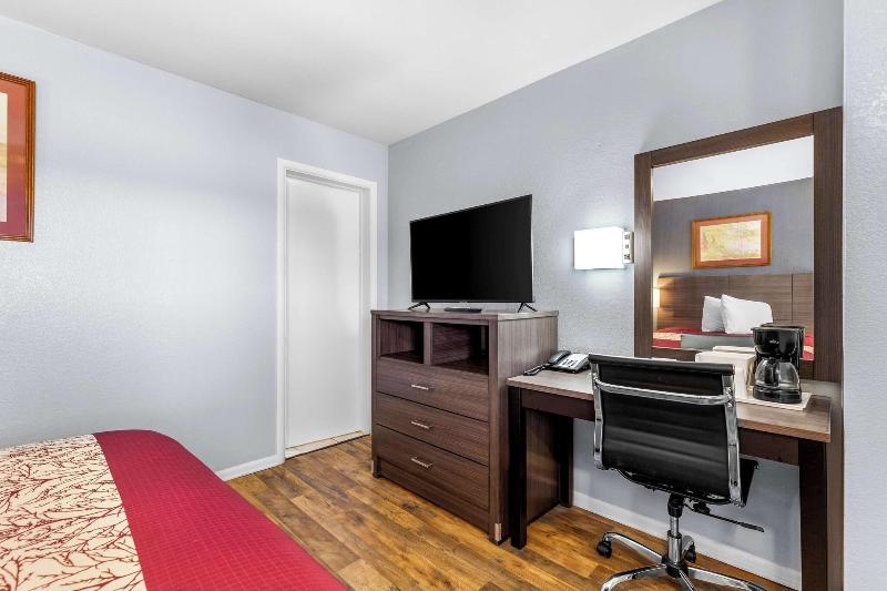 Americas Best Value Inn Belleville image