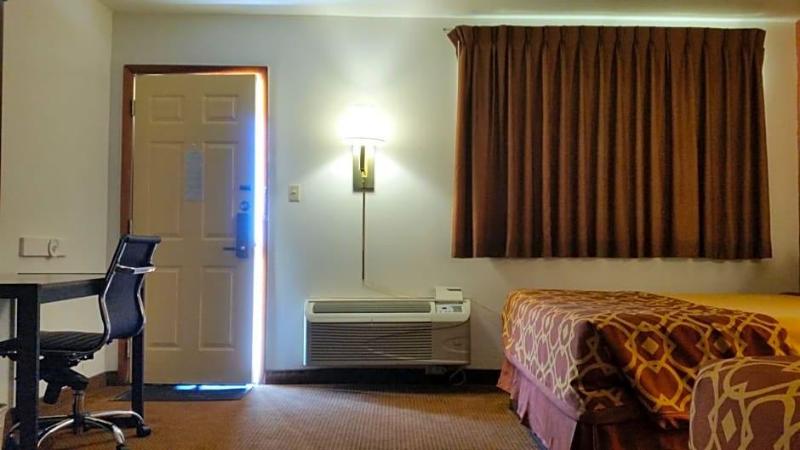Americas Best Value Inn Liberal image