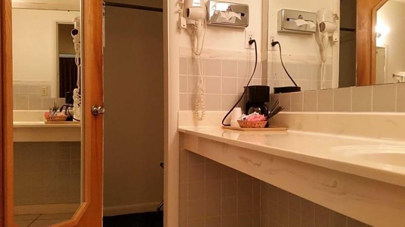 Americas Best Value Inn Liberal image