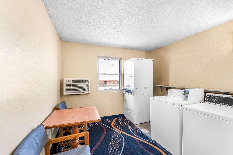 Americas Best Value Inn Decatur, Il image