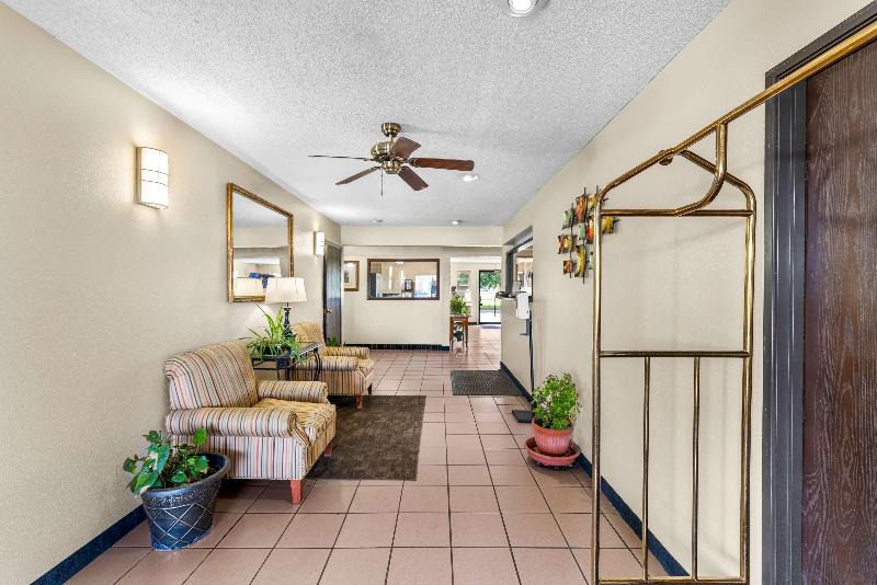 Americas Best Value Inn Decatur, Il image