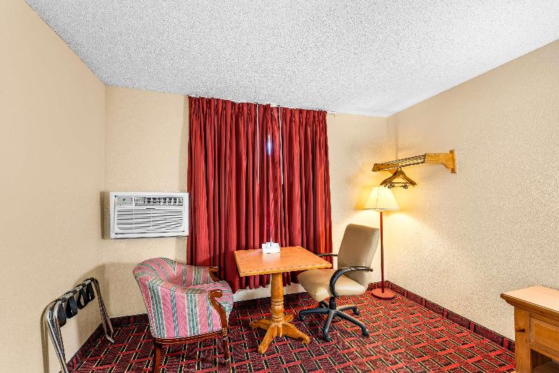 Americas Best Value Inn Decatur, Il image
