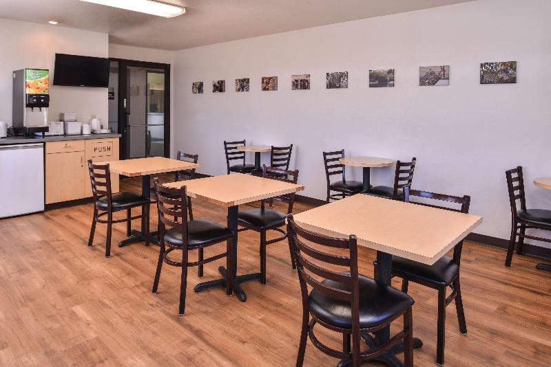 Americas Best Value Inn Missouri Valley image 1