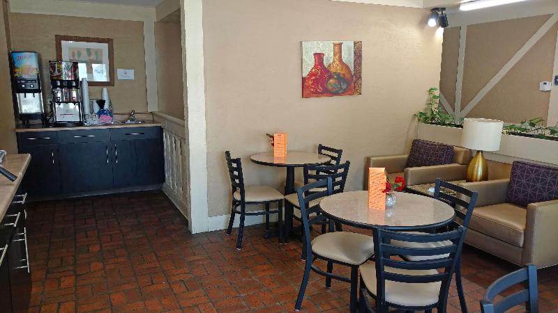 Americas Best Value Inn Webster City image 2