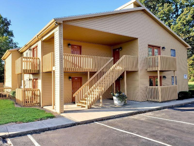 Americas Best Value Inn Suites St. Marys image