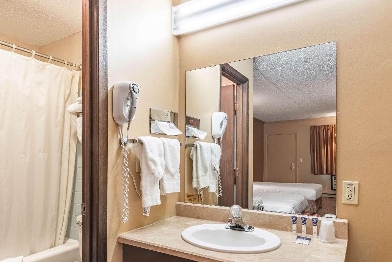 Americas Best Value Inn Suites St. Marys image