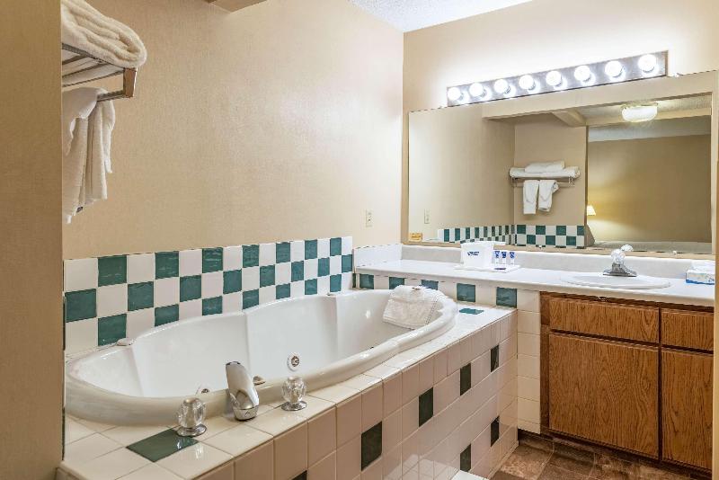 Americas Best Value Inn Suites St. Marys image