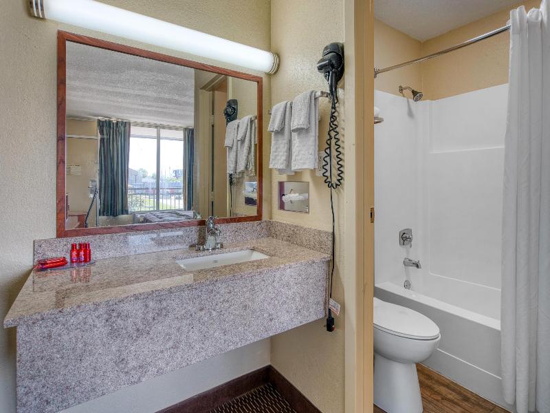 Surestay By Best Western Bowling Green North image