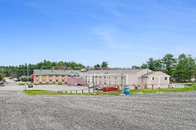 Americas Best Value Inn Foxboro image