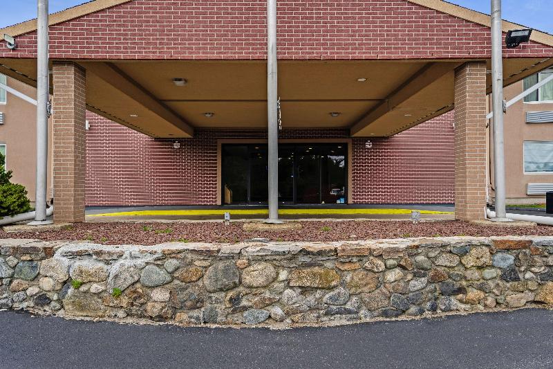 Americas Best Value Inn Foxboro image