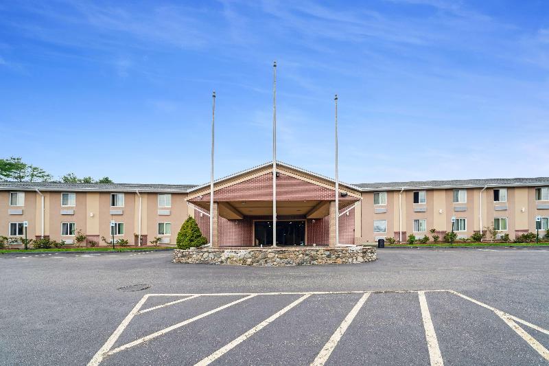 Americas Best Value Inn Foxboro image