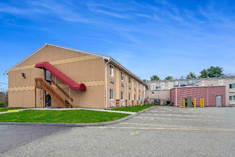 Americas Best Value Inn Foxboro image
