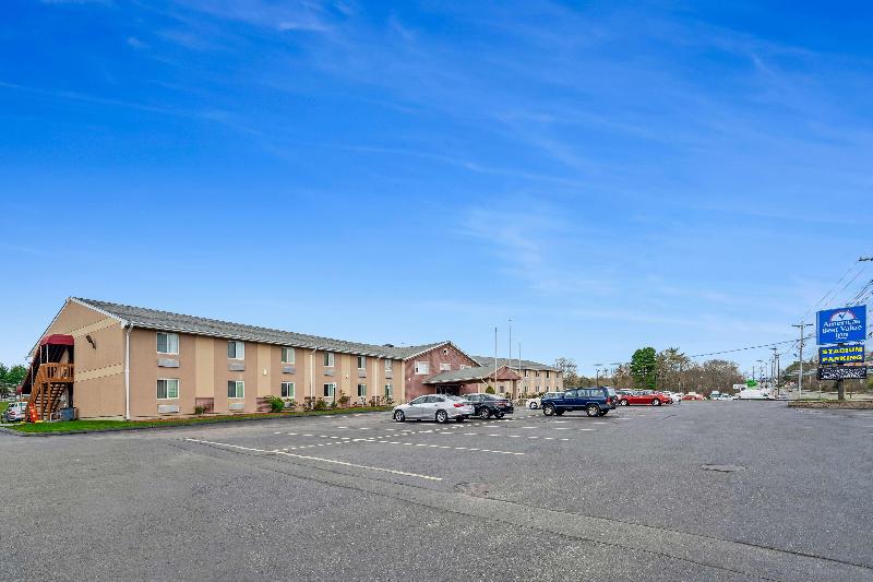 Americas Best Value Inn Foxboro image