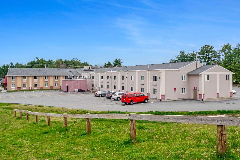 Americas Best Value Inn Foxboro image